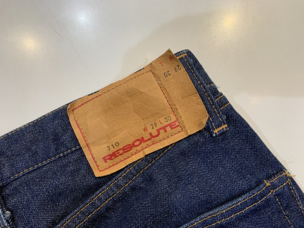 大阪の心斎橋地区にある「アメリカ村」で購入したジーンズ